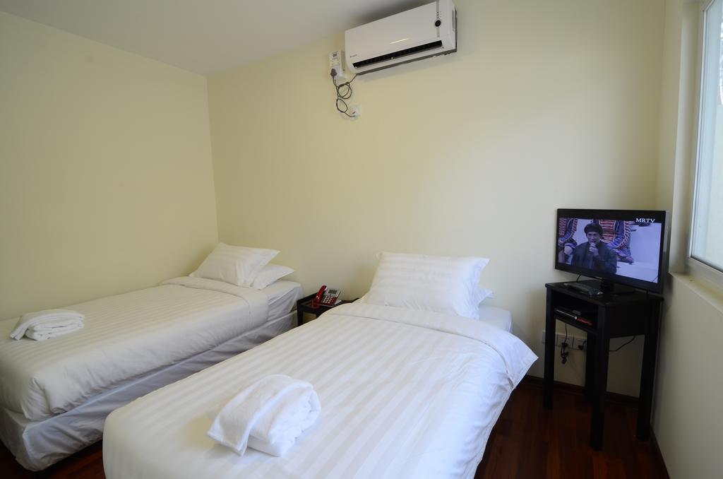 Vista Residence Rangoon Buitenkant foto