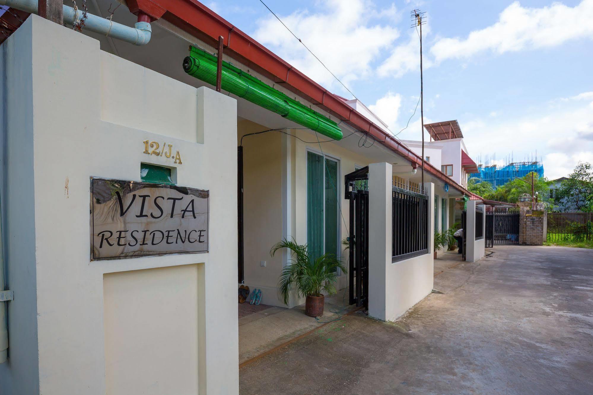 Vista Residence Rangoon Buitenkant foto
