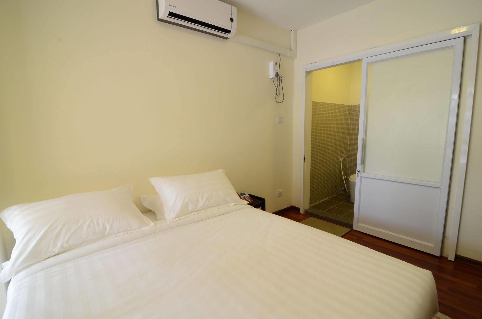 Vista Residence Rangoon Buitenkant foto